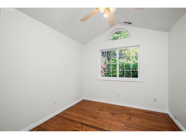 2331 TODD St, Eugene, OR 97405