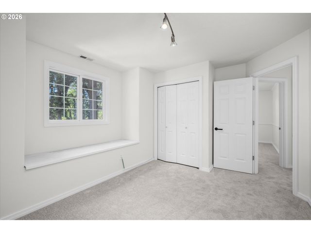 2331 TODD St, Eugene, OR 97405