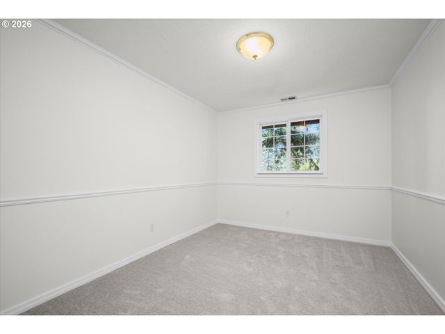 2331 TODD St, Eugene, OR 97405