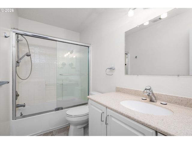 2331 TODD St, Eugene, OR 97405
