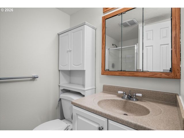 2331 TODD St, Eugene, OR 97405