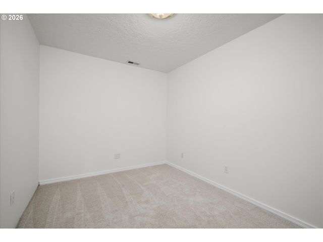 2331 TODD St, Eugene, OR 97405