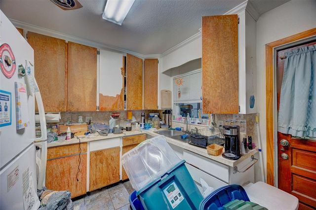 9324 N TAMPA STREET, Tampa, FL 33612