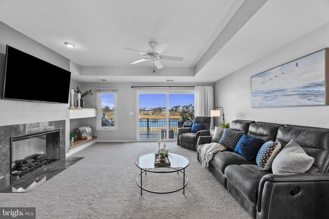 902 OYSTER COVE DR, Grasonville, MD 21638