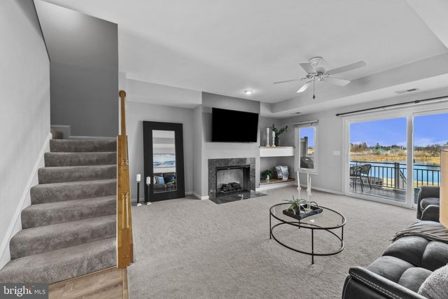 902 OYSTER COVE DR, Grasonville, MD 21638