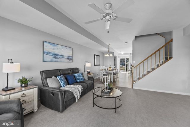 902 OYSTER COVE DR, Grasonville, MD 21638