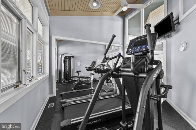 902 OYSTER COVE DR, Grasonville, MD 21638