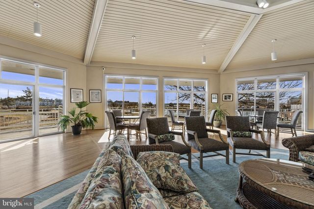 902 OYSTER COVE DR, Grasonville, MD 21638