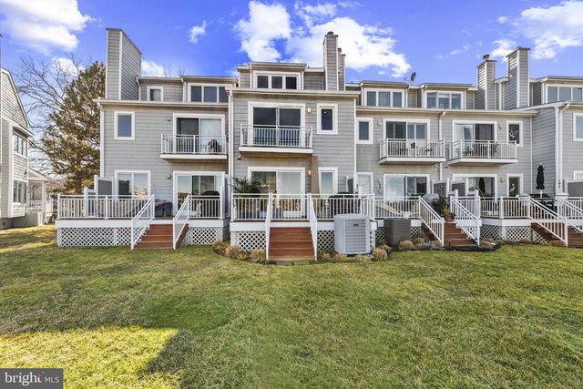 902 OYSTER COVE DR, Grasonville, MD 21638