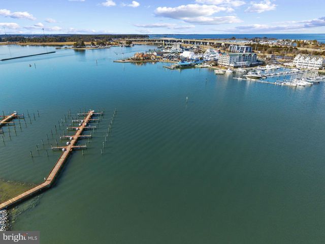 902 OYSTER COVE DR, Grasonville, MD 21638