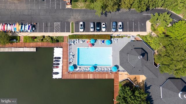 902 OYSTER COVE DR, Grasonville, MD 21638