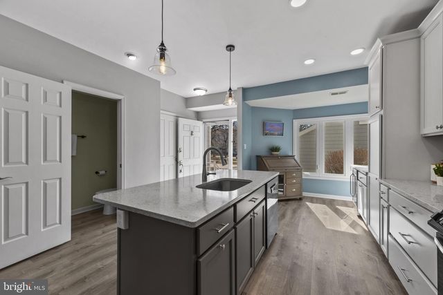 902 OYSTER COVE DR, Grasonville, MD 21638