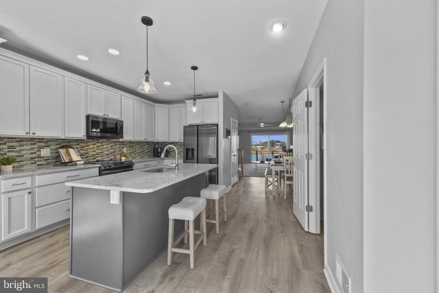 902 OYSTER COVE DR, Grasonville, MD 21638