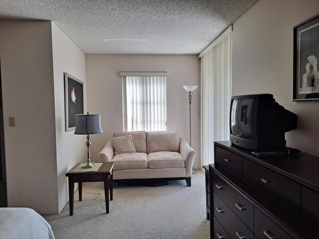 6795 Huntington 405 Lane 405, Delray Beach, FL 33446