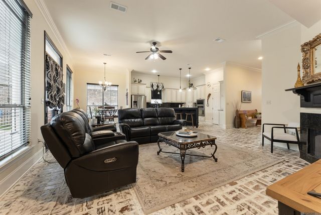 6216 Breeze Point Dr, Gonzales, LA 70737