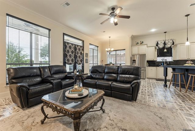 6216 Breeze Point Dr, Gonzales, LA 70737