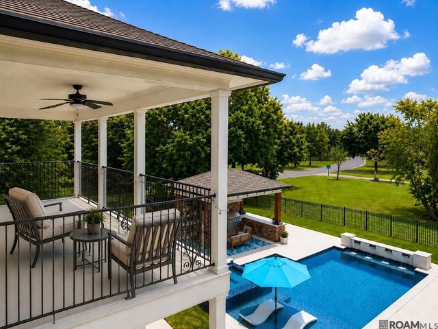 6216 Breeze Point Dr, Gonzales, LA 70737