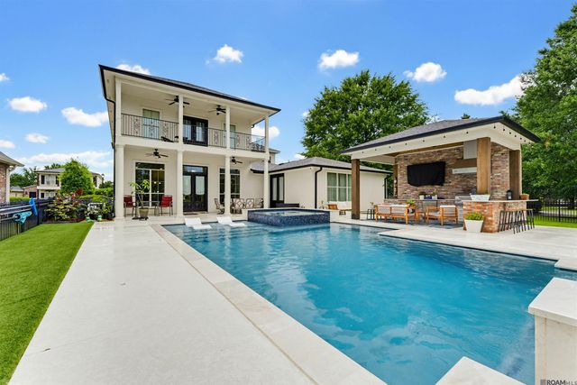 6216 Breeze Point Dr, Gonzales, LA 70737