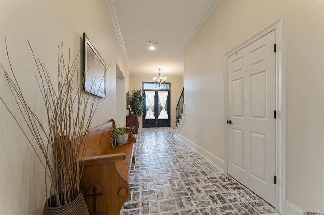 6216 Breeze Point Dr, Gonzales, LA 70737