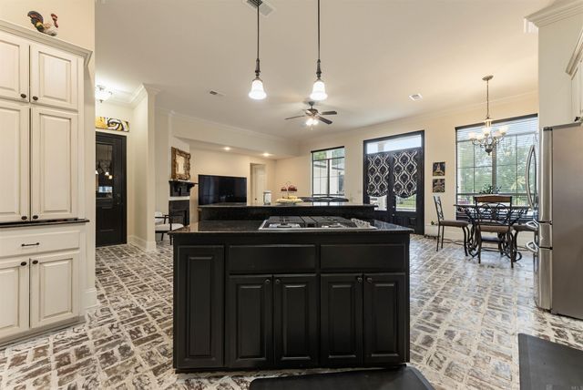 6216 Breeze Point Dr, Gonzales, LA 70737