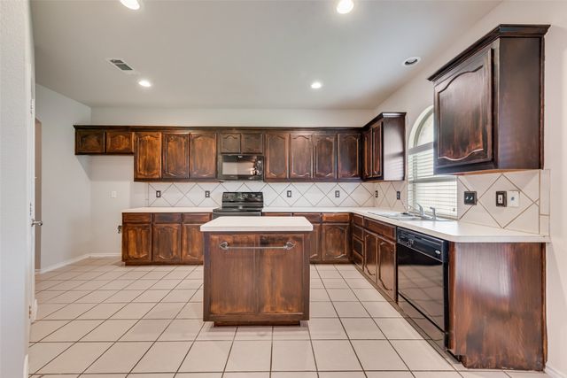 3844 Wheeling Drive, Fort Worth, TX 76244