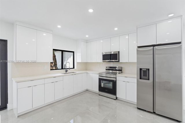 4800 SW 61st Ave, Davie, FL 33314