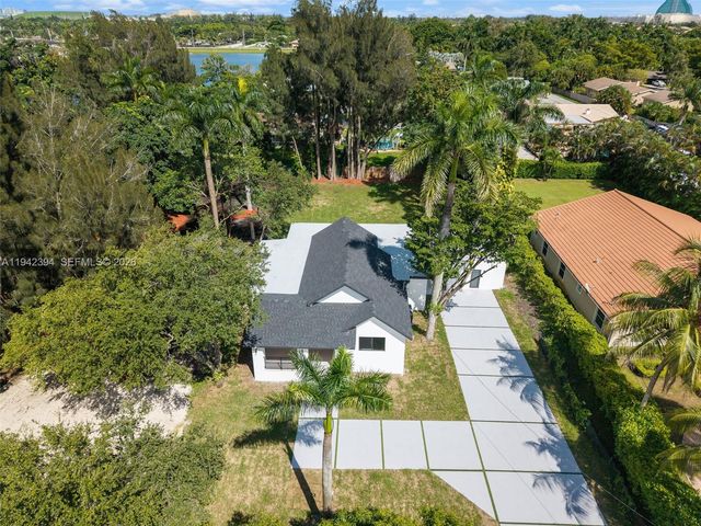 4800 SW 61st Ave, Davie, FL 33314