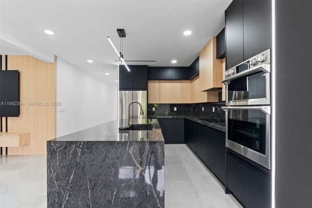 4800 SW 61st Ave, Davie, FL 33314