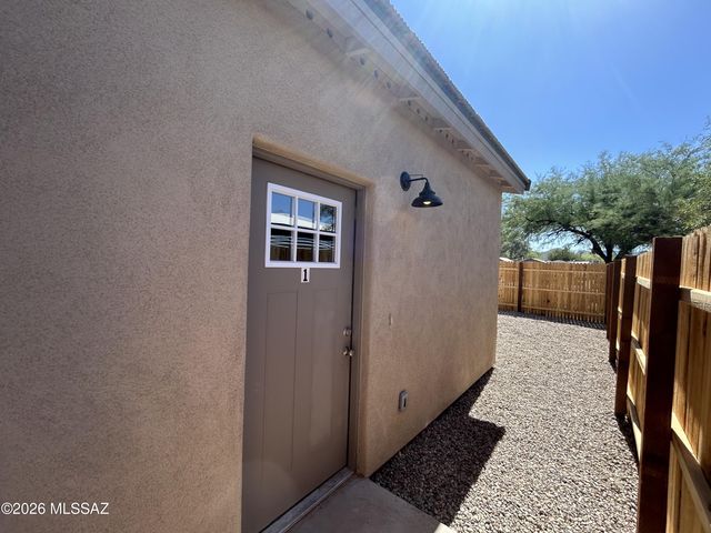 512 N Cherokee Avenue, Tucson, AZ 85745