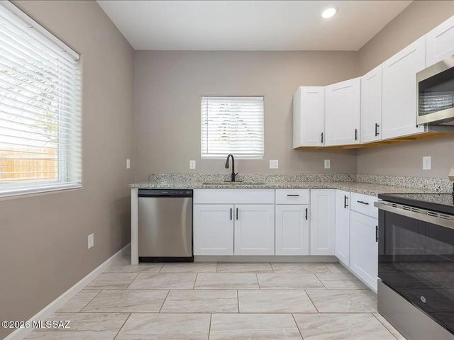 512 N Cherokee Avenue, Tucson, AZ 85745