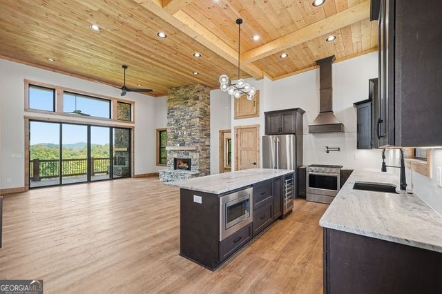 216 Old Orchard Road, Ellijay, GA 30536