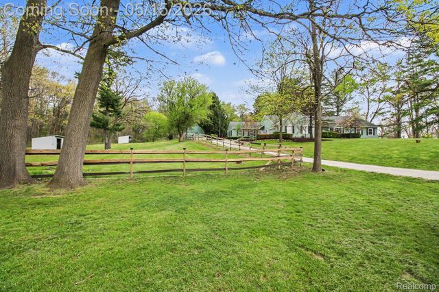 2601 Old Plank Road, Milford Charter Township, MI 48381
