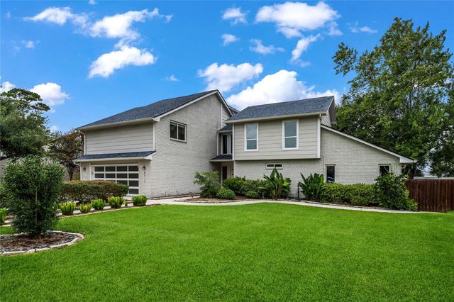 8311 Amber Cove Drive, Houston, TX 77346
