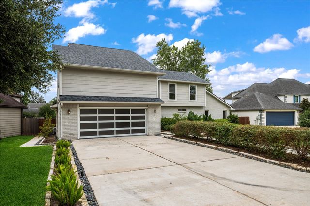 8311 Amber Cove Drive, Houston, TX 77346