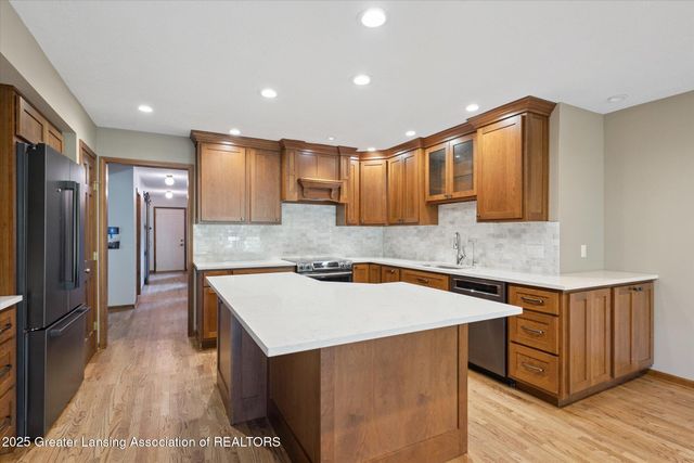 12931 Oneida Woods Trail, Grand Ledge, MI 48837