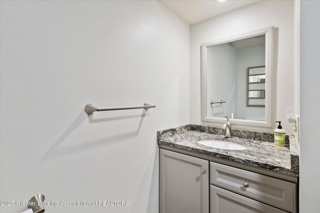 12931 Oneida Woods Trail, Grand Ledge, MI 48837