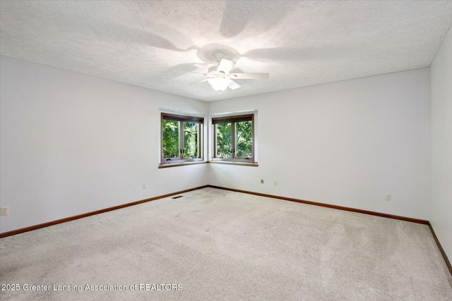 12931 Oneida Woods Trail, Grand Ledge, MI 48837