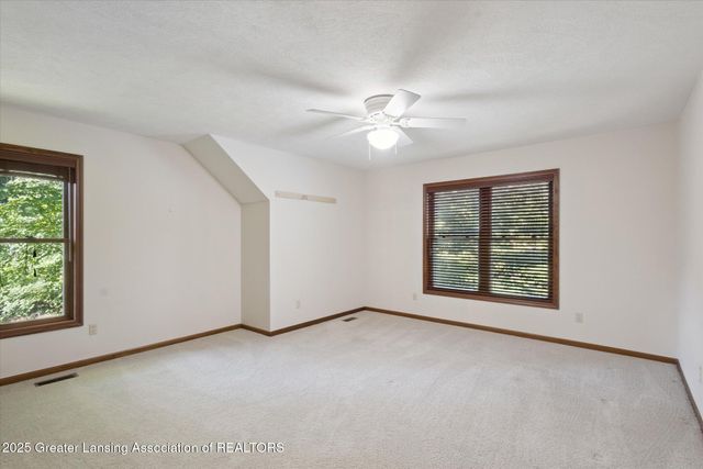 12931 Oneida Woods Trail, Grand Ledge, MI 48837