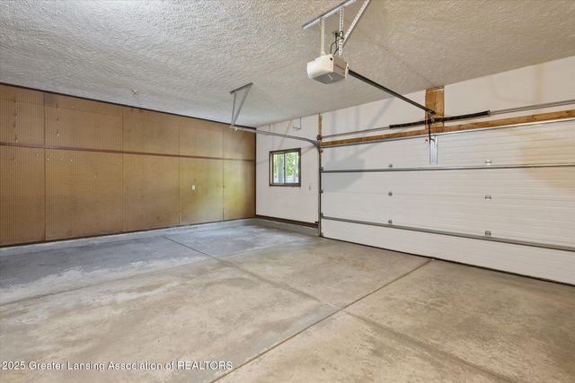 12931 Oneida Woods Trail, Grand Ledge, MI 48837