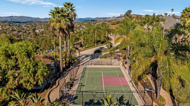 2270 Summit Drive, Escondido, CA 92025