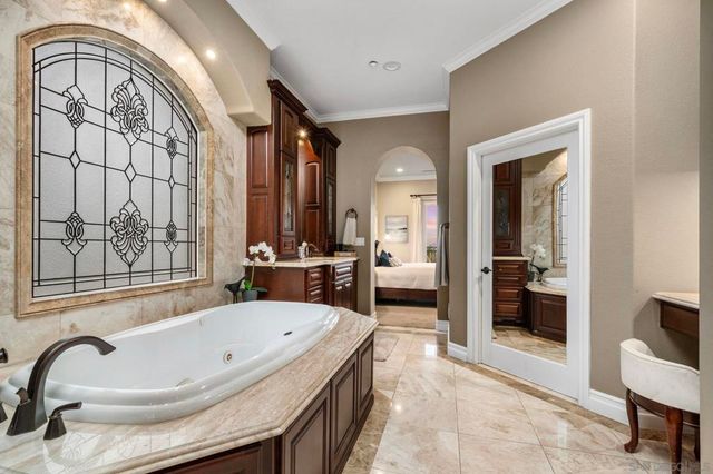 2270 Summit Drive, Escondido, CA 92025