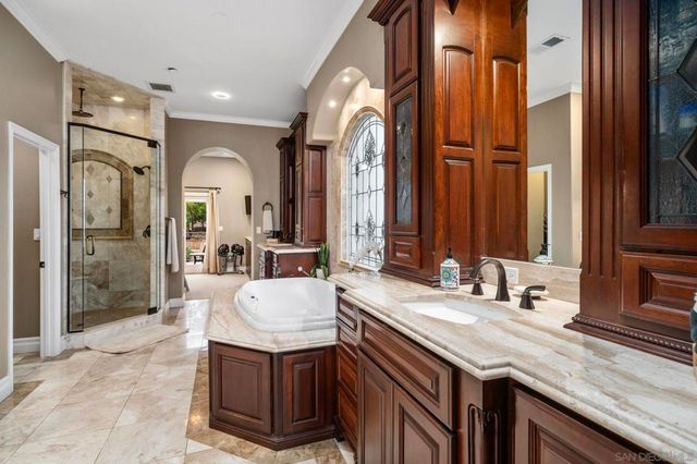 2270 Summit Drive, Escondido, CA 92025