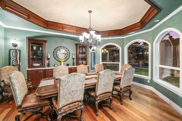 2270 Summit Drive, Escondido, CA 92025