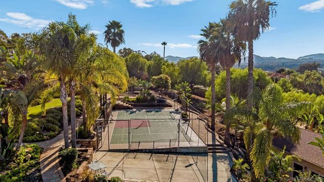 2270 Summit Drive, Escondido, CA 92025