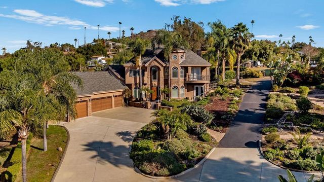 2270 Summit Drive, Escondido, CA 92025