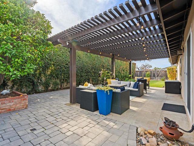 6218 Snowbond Street, San Diego, CA 92120
