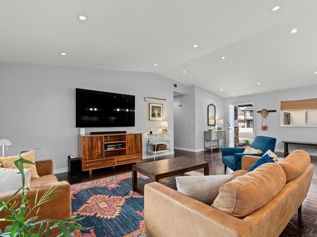 6218 Snowbond Street, San Diego, CA 92120