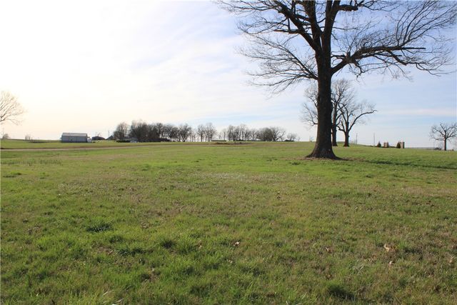 2176 Northern Trace Way, Tontitown, AR 72762