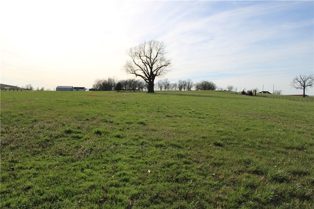 2176 Northern Trace Way, Tontitown, AR 72762