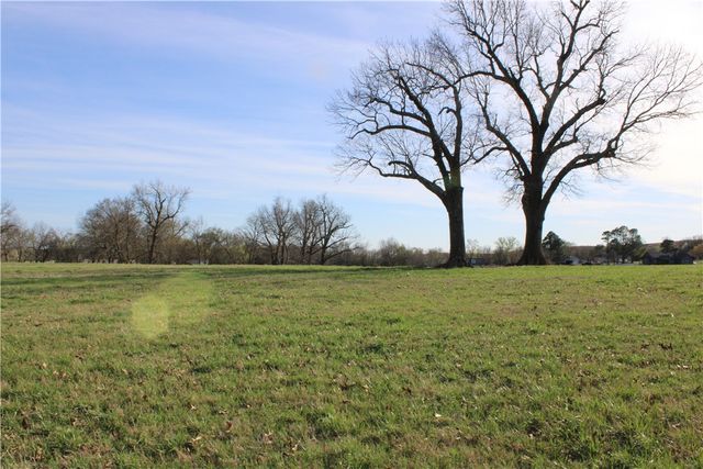 2176 Northern Trace Way, Tontitown, AR 72762